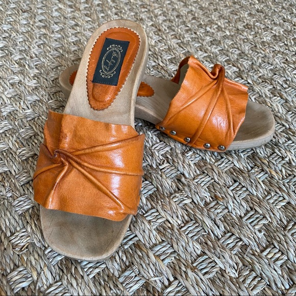 (Sold) SALPY Handmade Leather Wood Sandal Slide Anna in Burnt Orange with Studs - Picture 6 of 12